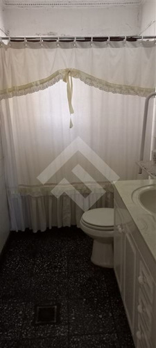 Casa En Venta De 3 Dorm. En La Reina