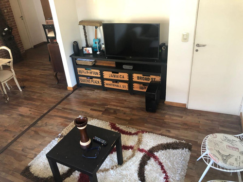 Excelente Departamento De 2 Ambientes Muy Amplio En Venta En Centro De Adrogué