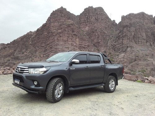 Toyota Hilux D/c Srv 4x4 M/t