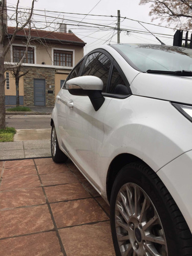 Imagen 4 de 10 de Ford Fiesta Kinetic Desing Se 1.6 120cv