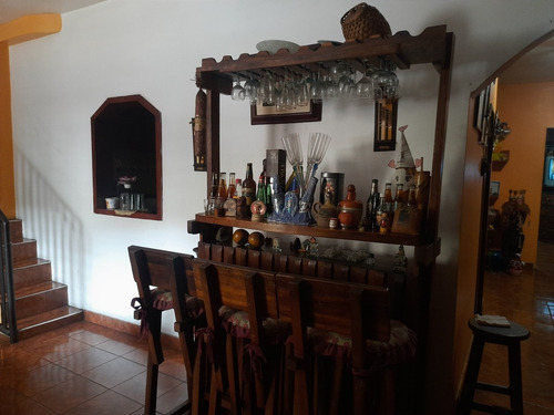 Imagen 3 de 12 de Casa/local En Av. Panteón