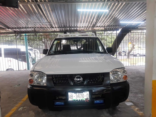 Imagen 2 de 9 de Nissan Np300 2.4 Chasis Std 5 Vel 2013