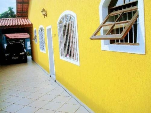 Imagem 6 de 14 de Casa Com Amplo Quintal A 100 Metros Do Mar