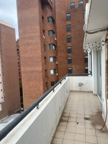 Departamento 2 Dormitorios En Artigas, 50 Mts Bv San Juan