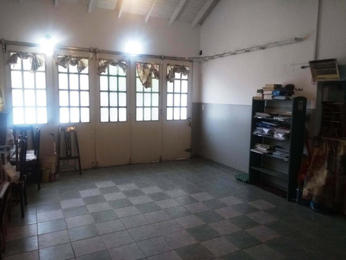 Casa En Venta - 4 Dormitorios 4 Baños - Cocheras - 900mts2 - Monte Grande