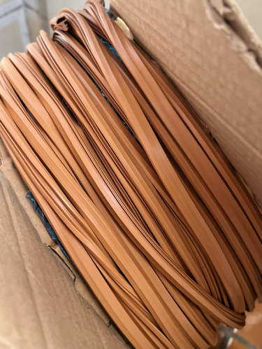Borracha De Vedação Porta De Madeira Cor Caramelo 5 Metros Cor Marrom Espiga De Encaixe Central