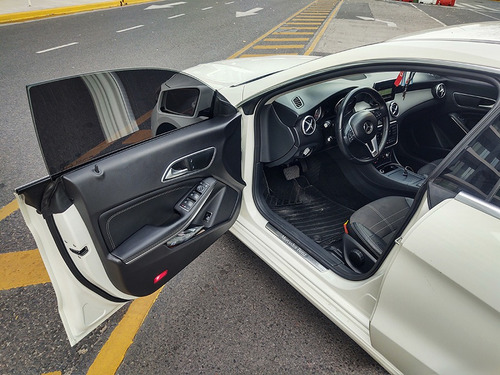 Imagen 11 de 22 de Mercedes Benz Cla 200 2015 Cla200 At Abasto Motors