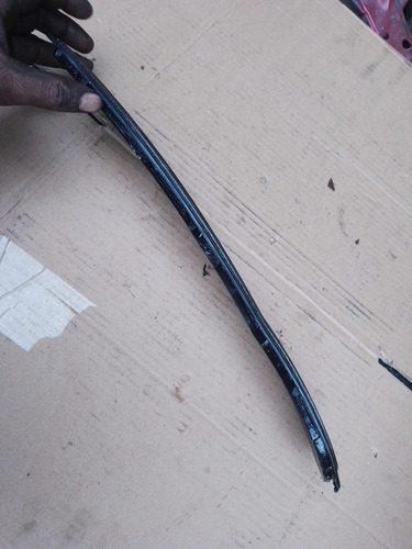 Rejilla Derecha Pointer 2001 (Usado)