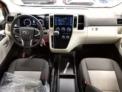 Imagen 11 de 15 de Toyota Hiace 2.8 Tdi Commuter 6at 14a Ideal Para Tu Empresa