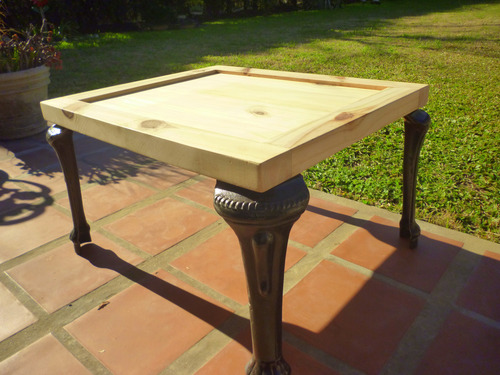 Mesa Ratona Madera Con Patas De Hierro Antiguas