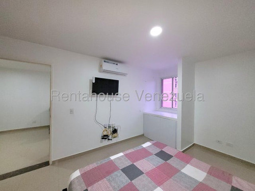 Yoselin Cabesas Vende Apartamento En Ciudad Roca, Yc 25-23837