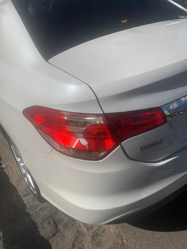 Imagen 9 de 14 de Citroën C4 Lounge 2016 1.6 Hdi 115 Feel Pack
