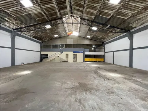 700 M2 Bodega En Arriendo En Samaria, Itagui