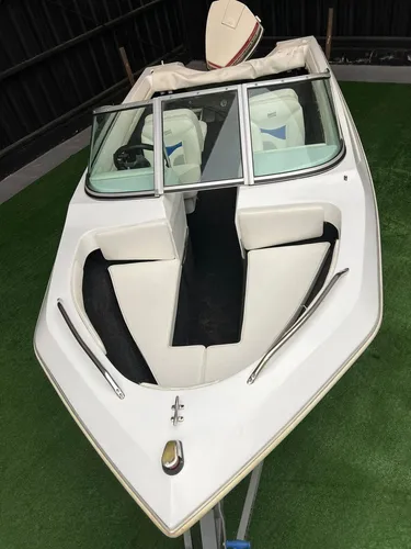 Lancha Campanili Ventura 140 Hp