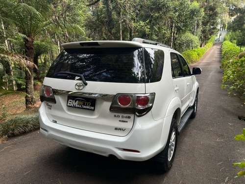 Toyota Hilux SW4 3.0 SRV 4X4 7 LUGARES 16V TURBO INTERCOOLER DIESEL 4P AUTOMÁTICO