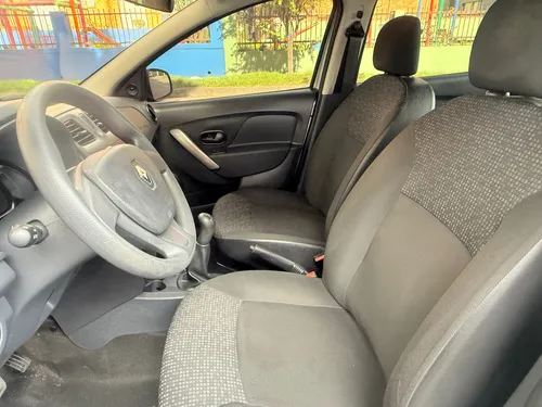 Renault Logan 1.6 Expression / Life +