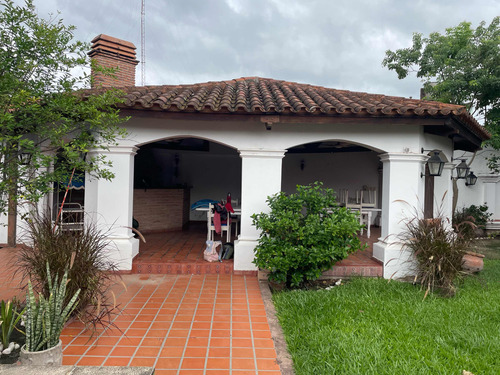 Casa De 4 Hab, Una En Suite