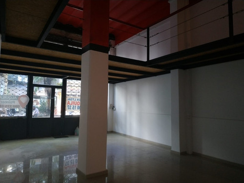 Casa De Gran Porte Para Local Comercial -pasos De 18 D Julio
