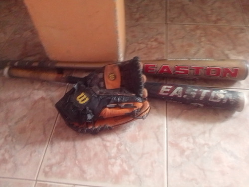 Bates De Baseball Easton Con Su Guante Wilson 