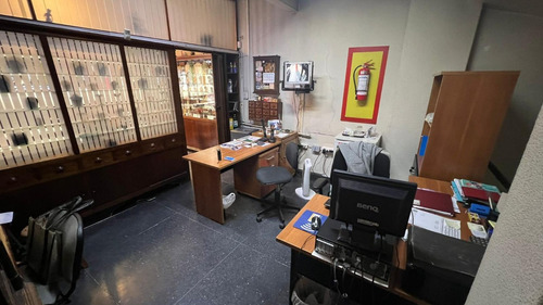 Alquiler Local Comercial, Centro Cordon Colonia Y Vazquez, Salon, Oficina Baño Y Subsuelo. 72 M2