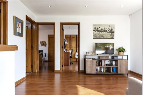 Imagen 17 de 26 de Exquisita Casa 5 Dorm. En Calle Tranquila Golf De Manquehue