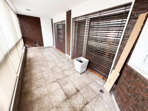 Exc. Piso De 4 Ambientes C/ Balcón Terraza - Gran Patio C/ Quincho - 4 Cocheras - Baulera