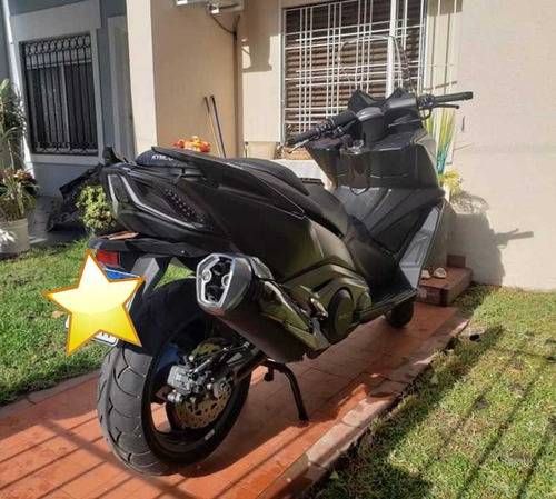 Kymco Ak 550