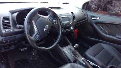 Imagem 4 de 5 de Sucata Batidos Peças Kia Cerato Coupe 2013/2014