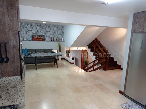 Imagen 11 de 25 de Casa En Venta Townhouse Los Naranjos Del Cafetal 22-18726 Jesús Enrique Díaz Caracas El Hatillo