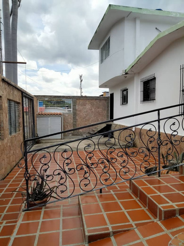 Johana Lazaro Vende Excelente Casa Con Potencial Comercial En Urb El Morro Ii San Diego Edo Carabobo