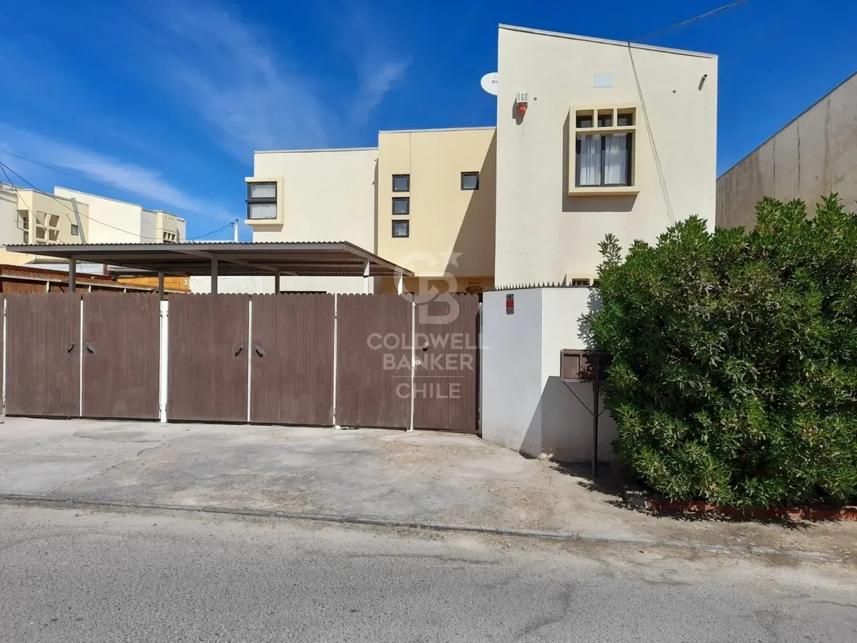 Imagen 1 de 15 de Espaciosa Casa En Villa Los Volcanes
