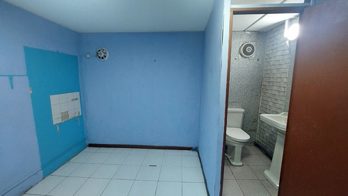 Local Comercial En Plaza Ñuñoa - 61 M2 -