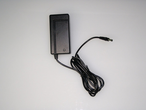 Cargador Switching 12 V - 3 A Mod. Sun 1200300 (Usado)