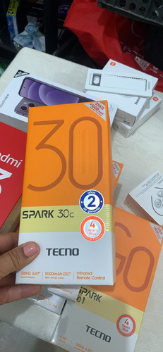 Celular Tecno Spark 30c Dual Sim 256gb 16gb (8gb + 8gb) Negro (Usado)
