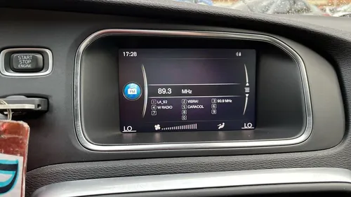 Volvo V40 T4 DRIVE-E R DESIGN HB SEC 2,0