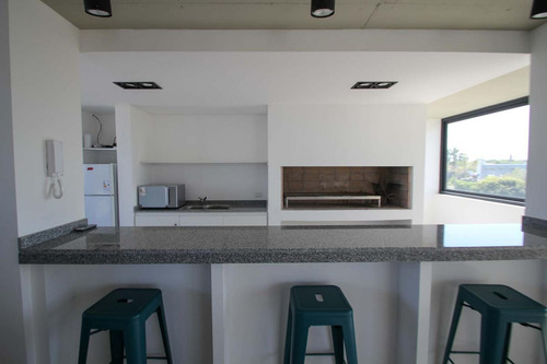 Departamento 2 Ambientes En Venta - Beccar-vias/rolon