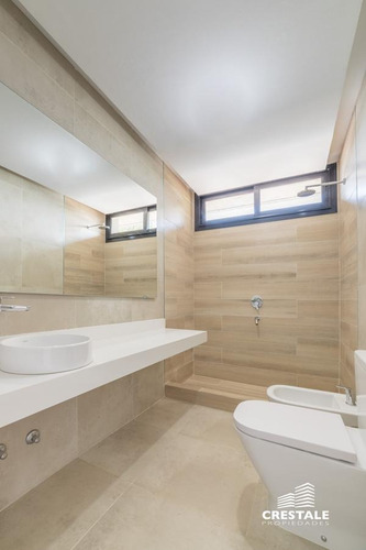Imagen 17 de 29 de Importante Casa 3 Dormitorios Venta. Jardin, Piscina - San Sebastian