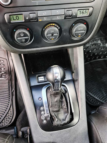 Volkswagen Bora 2.5 Gli Tiptronic Turbo Piel Qc At 2009