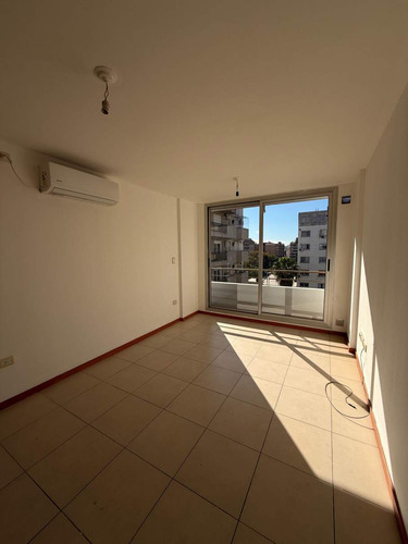 Se Vende Excelente Dpto De Un Dormitorio Y Dos Baños Estilo Duplex!!!!