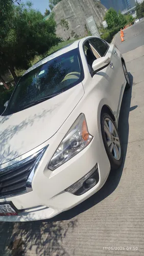 Nissan Altima 3.5 Exclusive V6 Piel Cvt