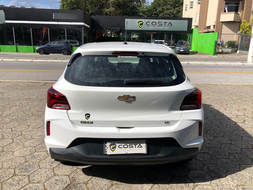 Chevrolet Onix HEV/ 10MT LT2