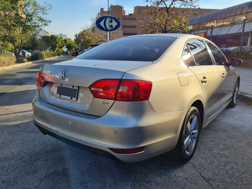 Imagen 10 de 22 de Volkswagen Vento 2013 2.5 Luxury 170cv Tiptronic