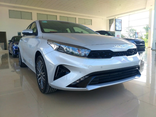 Kia Cerato 2.0 Sx At6 4 p