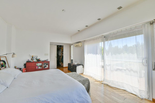 Casa De 3 Dormitorios - Pileta Y Galería Con Parrillero - Fisherton