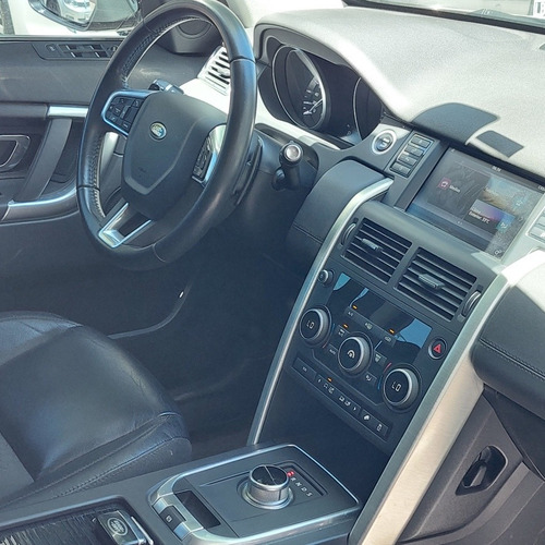 Imagen 8 de 21 de Land Rover Discovery 2016 2.0 Sport Se 240cv