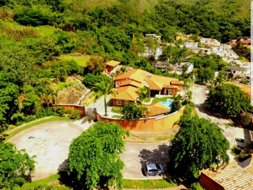 Imagen 12 de 12 de Bella Y Amplia Casa En La Urb El Parral