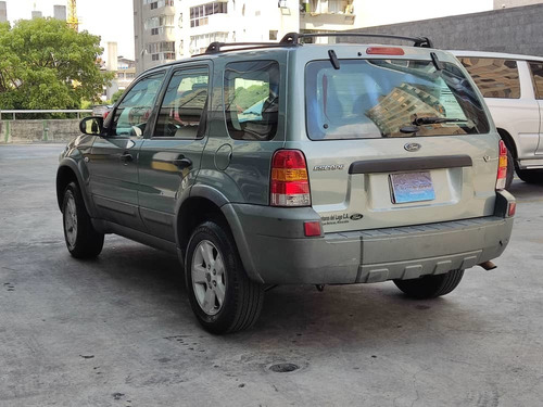 Imagen 2 de 10 de Ford Escape