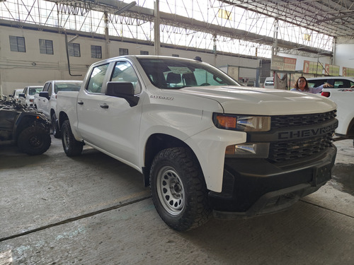 Chevrolet Silverado 4.3 WT DOBLE CABINA 4X4 TA