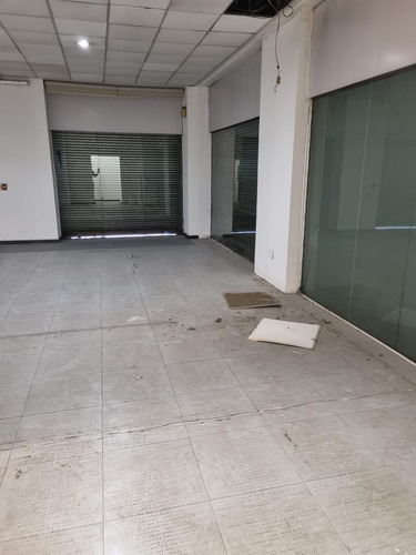 Imagen 10 de 25 de Local -esquina En 18 De Julio Esquina Andes , 450 M2, 45 Mts De Frente !!