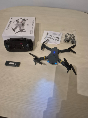 Drone E58 Con Radio Control Y 2 Baterias Gris